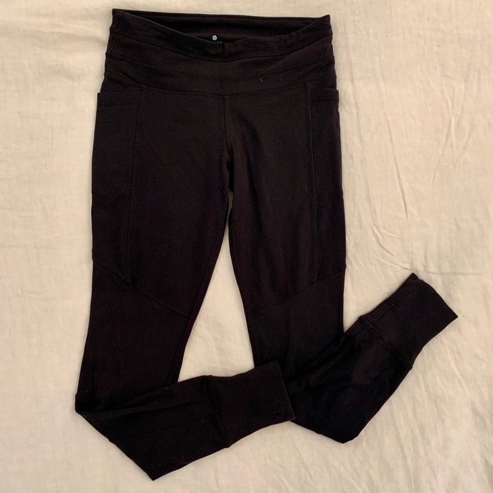 Athleta Stash Pocket Leggings with Ribbed details